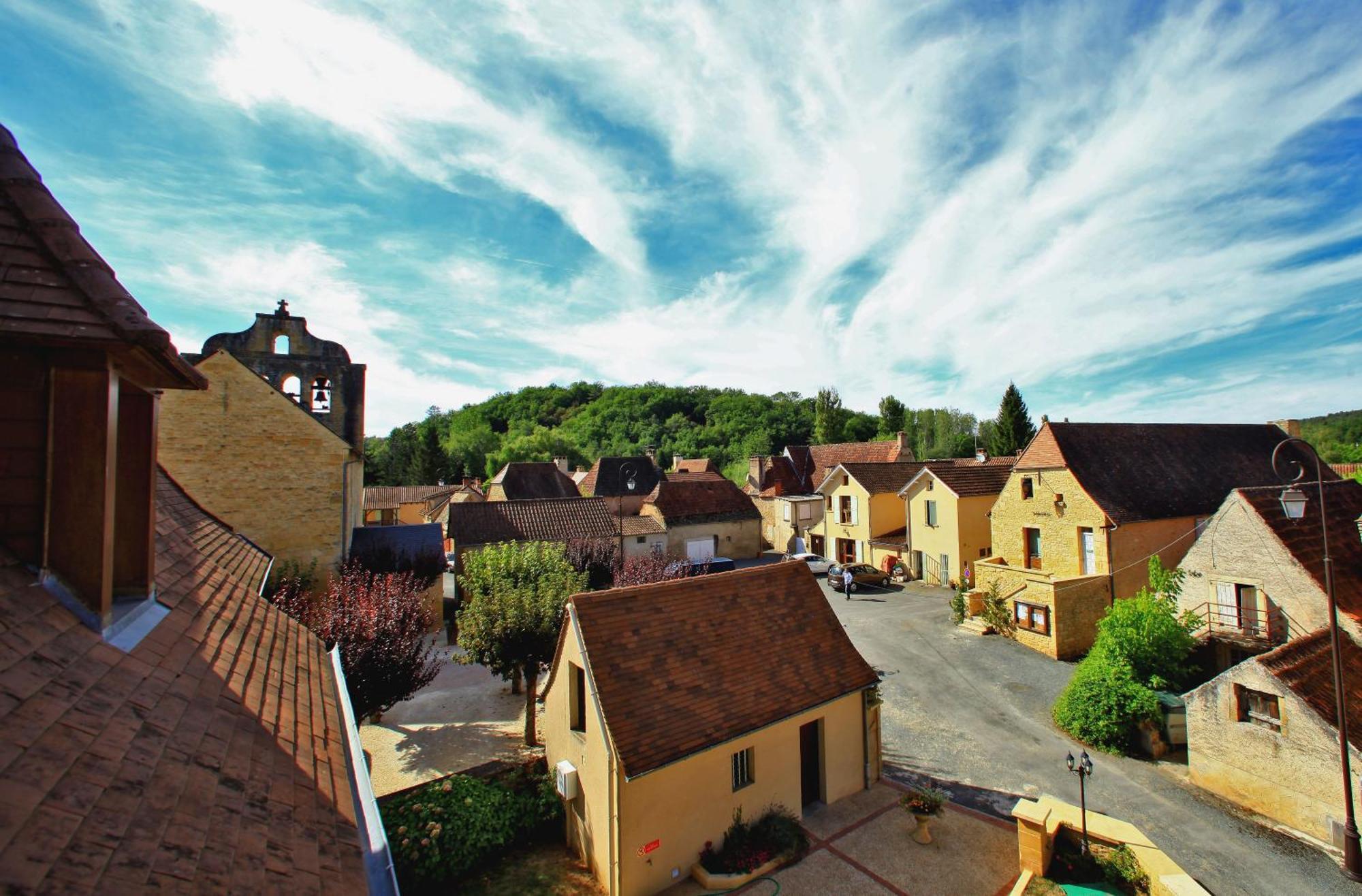 Logis Hotel Archambeau Thonac Екстериор снимка