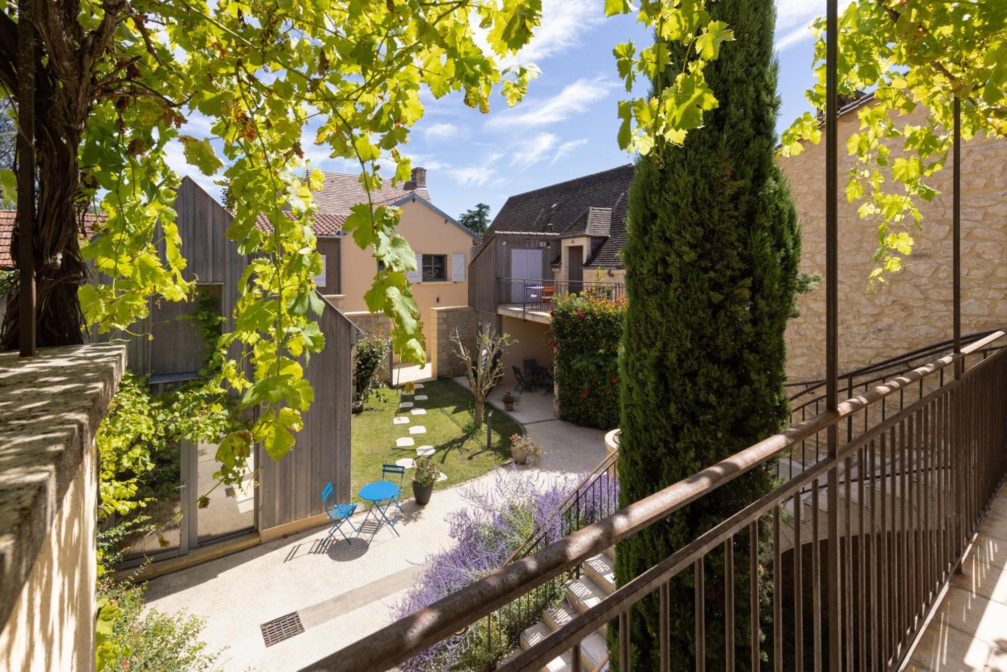 Logis Hotel Archambeau Thonac Екстериор снимка