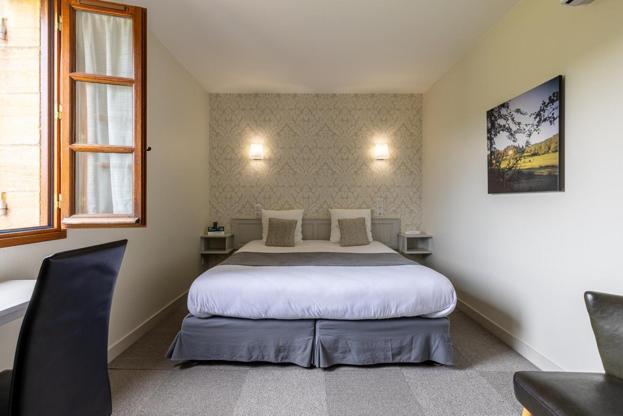 Logis Hotel Archambeau Thonac Екстериор снимка